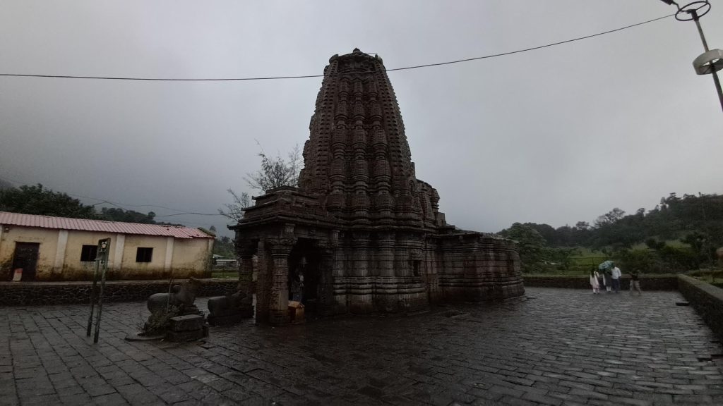 Amruteshwar Temple, Bhandardhara